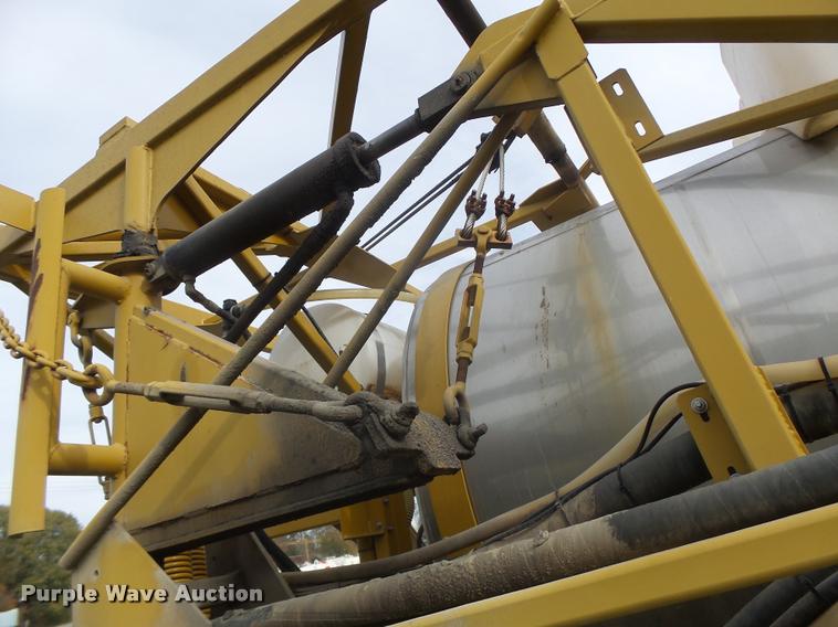 image for item K5541 2006 Ag-Chem 1800 sprayer bed