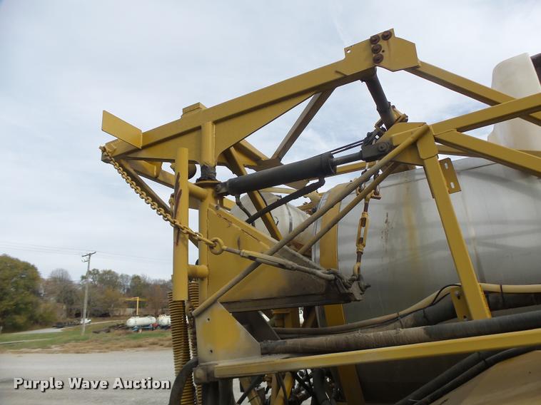 image for item K5541 2006 Ag-Chem 1800 sprayer bed