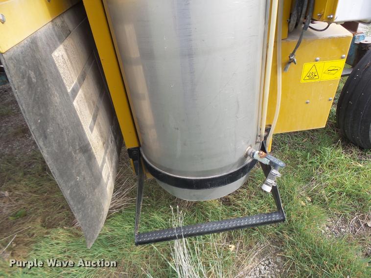 image for item K5541 2006 Ag-Chem 1800 sprayer bed