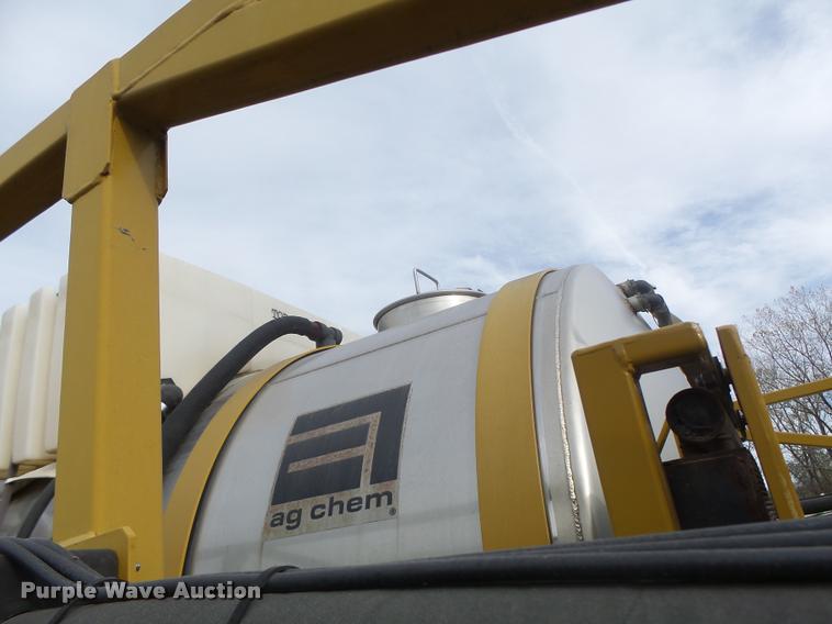image for item K5541 2006 Ag-Chem 1800 sprayer bed