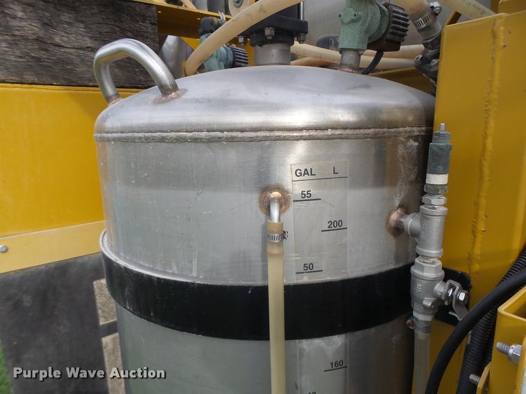 image for item K5541 2006 Ag-Chem 1800 sprayer bed