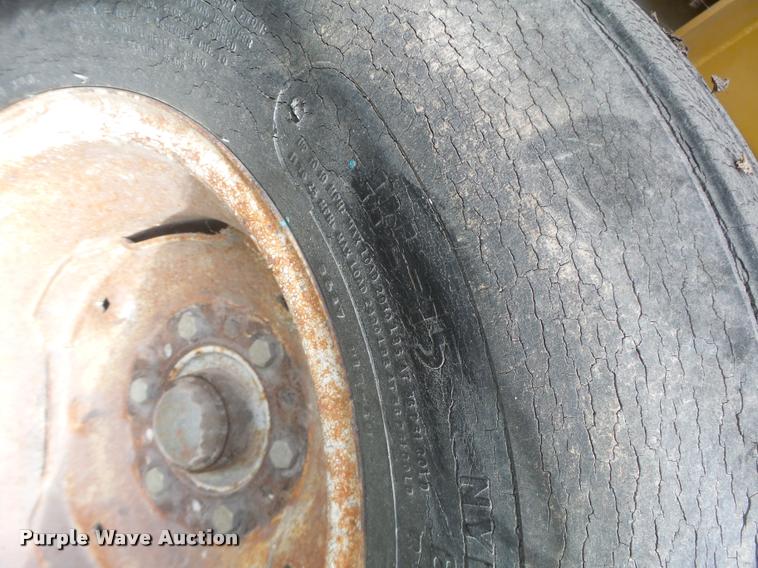 image for item K5541 2006 Ag-Chem 1800 sprayer bed