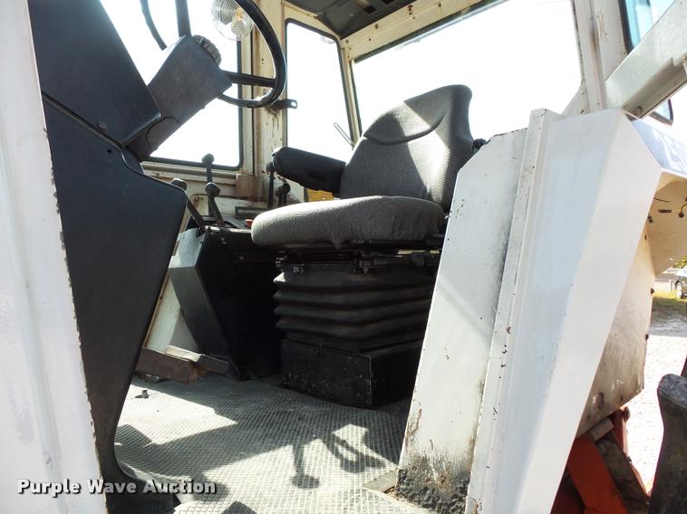 image for item L3575 1980 Case 2590 tractor