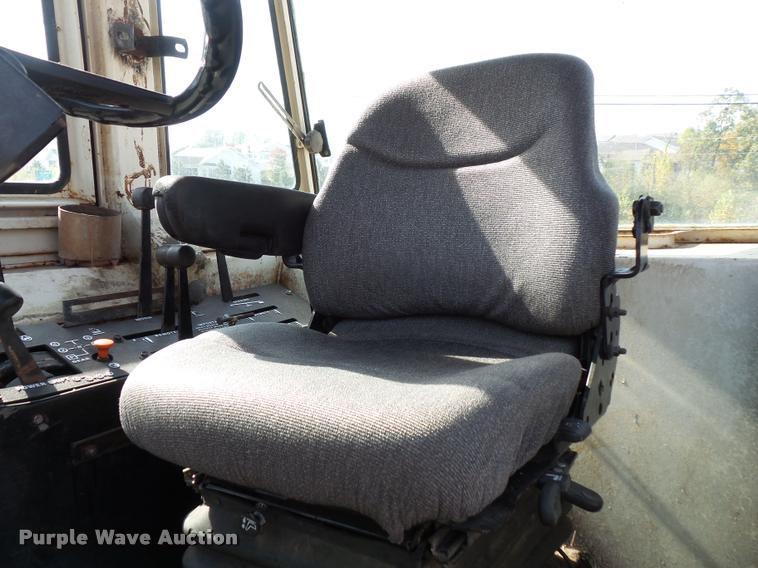 image for item L3575 1980 Case 2590 tractor