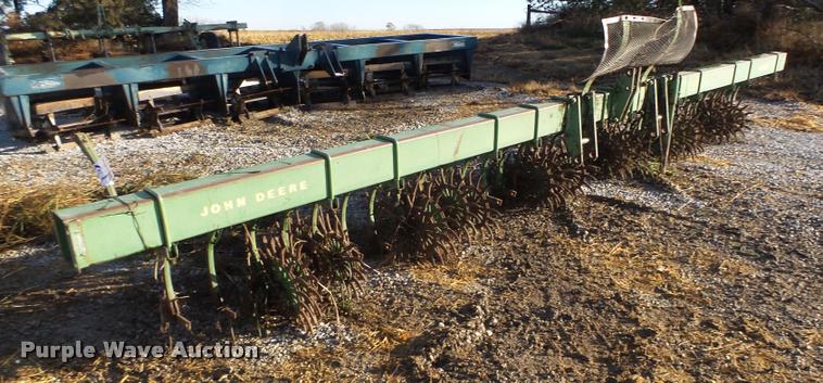 image for item L4134 John Deere 400 rotary hoe