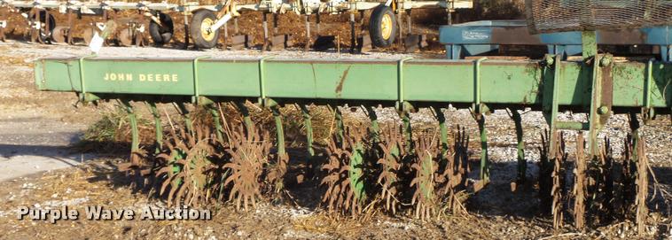 image for item L4134 John Deere 400 rotary hoe