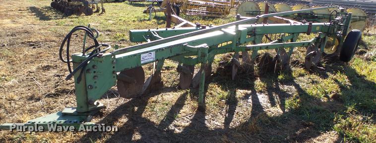 image for item L4136 John Deere five bottom plow