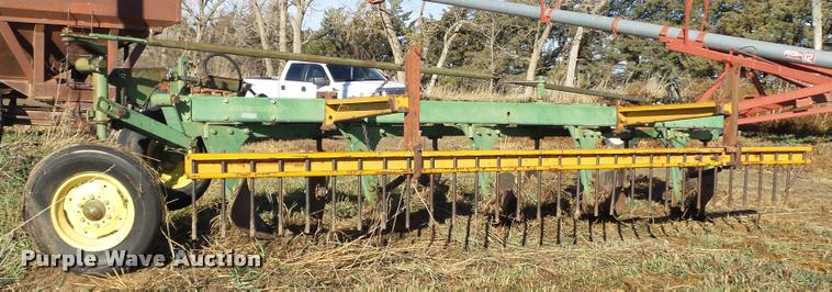 image for item L4136 John Deere five bottom plow