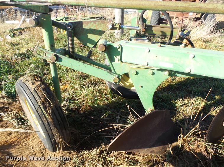 image for item L4136 John Deere five bottom plow