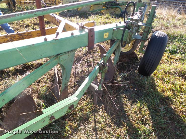 image for item L4136 John Deere five bottom plow