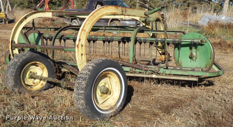image for item L4137 John Deere 894A hay rake