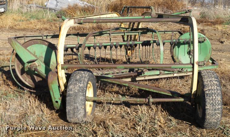 image for item L4137 John Deere 894A hay rake