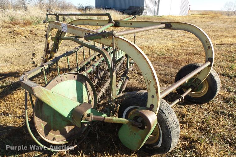 image for item L4137 John Deere 894A hay rake