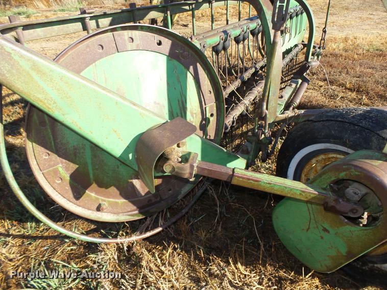image for item L4137 John Deere 894A hay rake