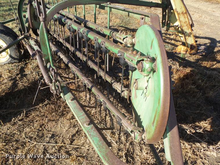 image for item L4137 John Deere 894A hay rake