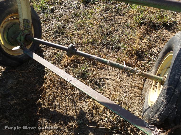 image for item L4137 John Deere 894A hay rake