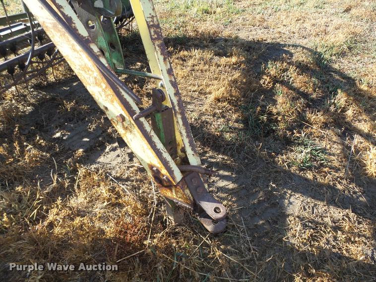 image for item L4137 John Deere 894A hay rake