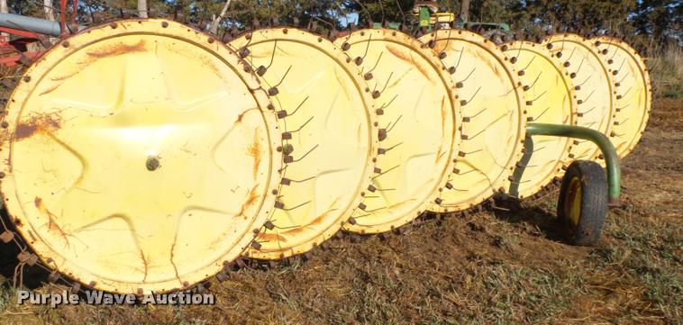 image for item L4138 John Deere 567 hay rake