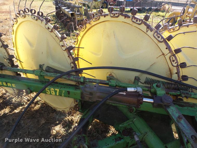 image for item L4138 John Deere 567 hay rake