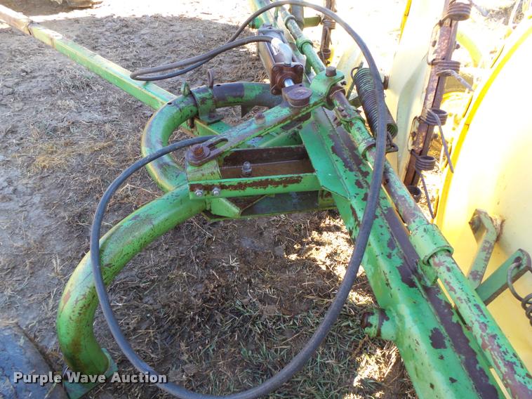 image for item L4138 John Deere 567 hay rake