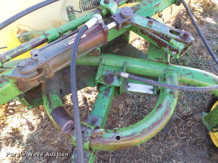 image for item L4138 John Deere 567 hay rake