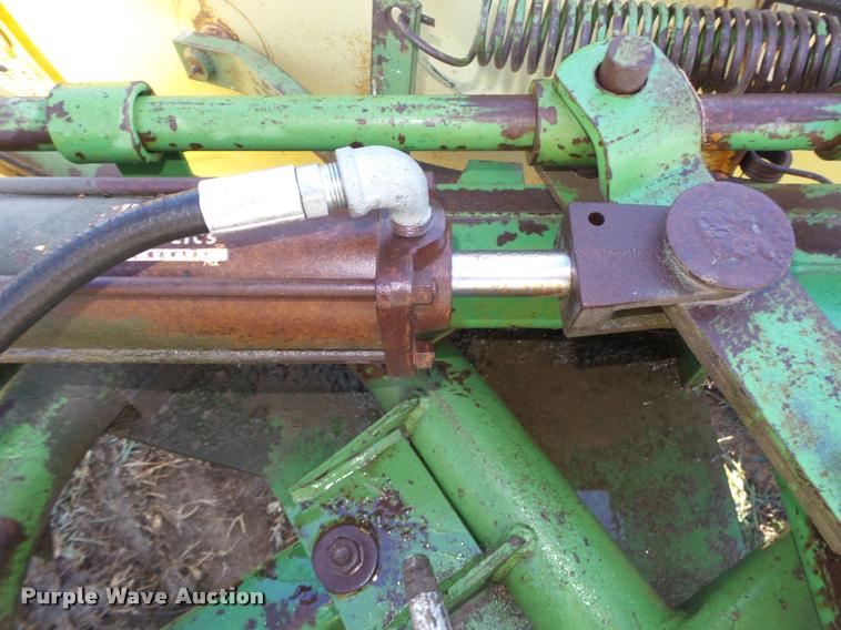 image for item L4138 John Deere 567 hay rake