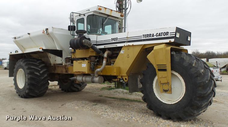 image for item L7161 1995 Ag-Chem TerraGator 1903 self-propelled applicator