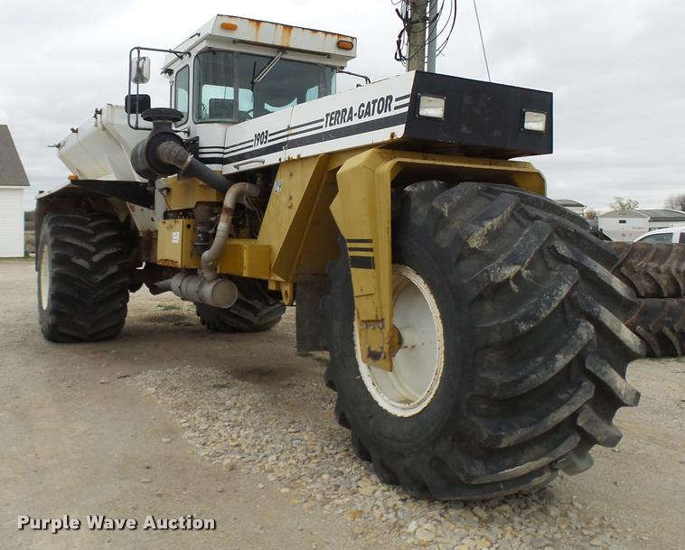 image for item L7161 1995 Ag-Chem TerraGator 1903 self-propelled applicator