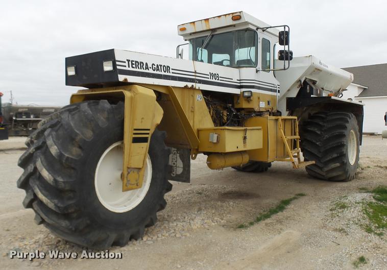 image for item L7161 1995 Ag-Chem TerraGator 1903 self-propelled applicator