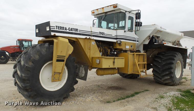 image for item L7161 1995 Ag-Chem TerraGator 1903 self-propelled applicator