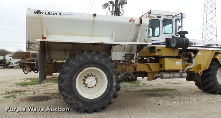 image for item L7161 1995 Ag-Chem TerraGator 1903 self-propelled applicator