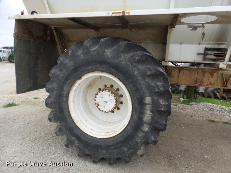 image for item L7161 1995 Ag-Chem TerraGator 1903 self-propelled applicator