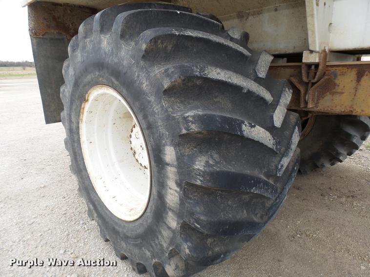 image for item L7161 1995 Ag-Chem TerraGator 1903 self-propelled applicator