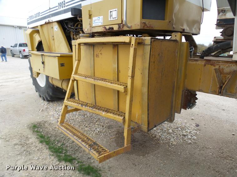image for item L7161 1995 Ag-Chem TerraGator 1903 self-propelled applicator