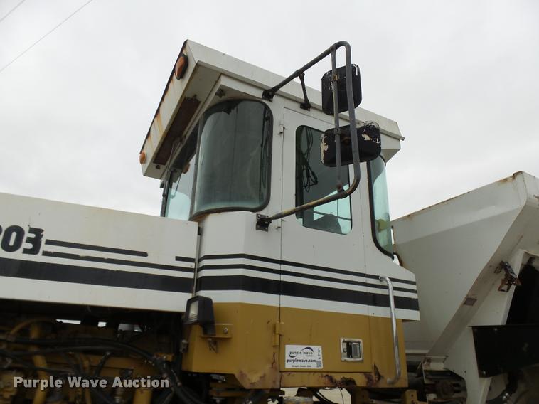 image for item L7161 1995 Ag-Chem TerraGator 1903 self-propelled applicator