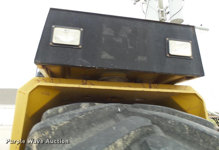 image for item L7161 1995 Ag-Chem TerraGator 1903 self-propelled applicator