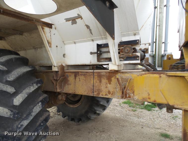 image for item L7161 1995 Ag-Chem TerraGator 1903 self-propelled applicator