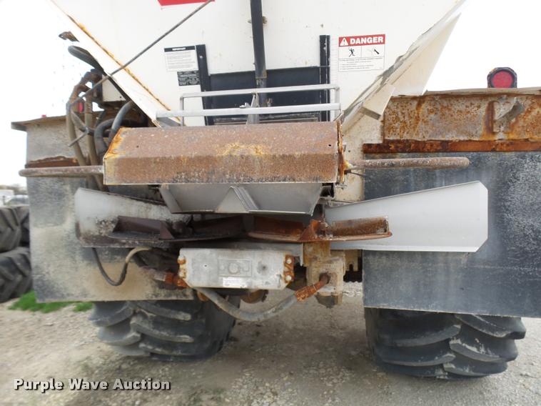 image for item L7161 1995 Ag-Chem TerraGator 1903 self-propelled applicator