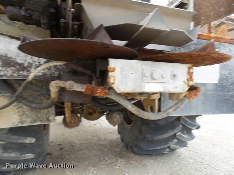 image for item L7161 1995 Ag-Chem TerraGator 1903 self-propelled applicator