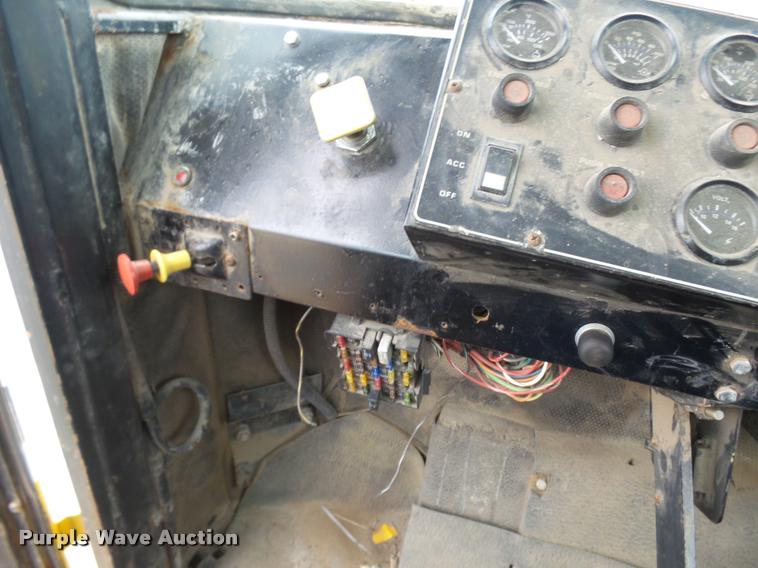 image for item L7161 1995 Ag-Chem TerraGator 1903 self-propelled applicator