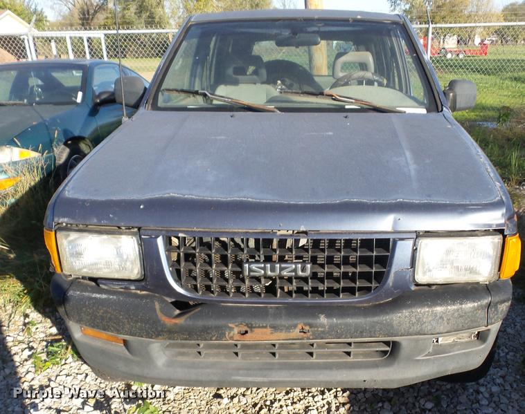image for item AG9156 1995 Isuzu Rodeo SUV