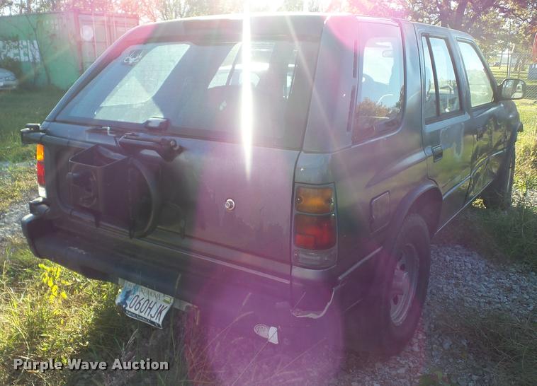 image for item AG9156 1995 Isuzu Rodeo SUV