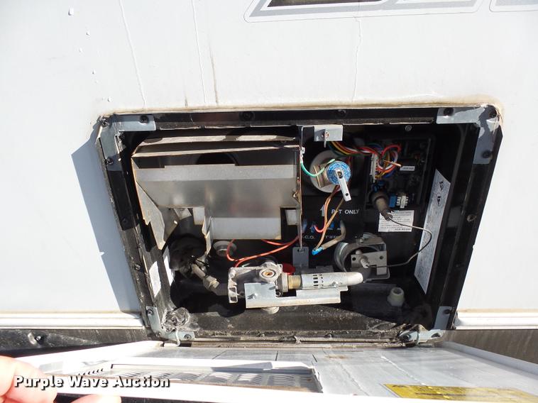 image for item AL9056 2013 Lacrosse Luxury Lite 311 camper