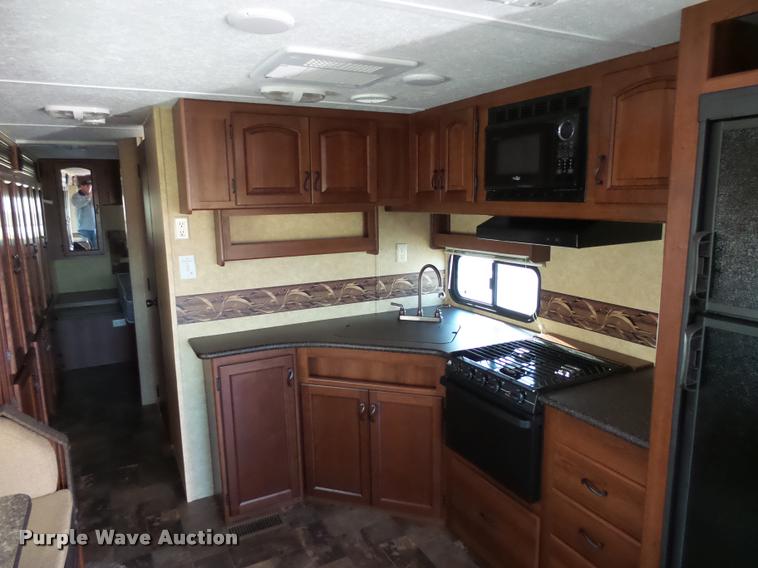 image for item AL9056 2013 Lacrosse Luxury Lite 311 camper