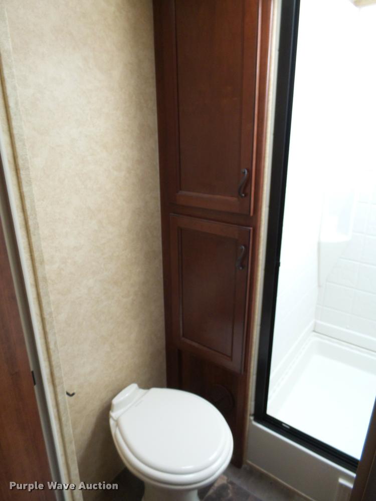 image for item AL9056 2013 Lacrosse Luxury Lite 311 camper