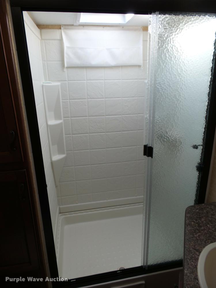 image for item AL9056 2013 Lacrosse Luxury Lite 311 camper