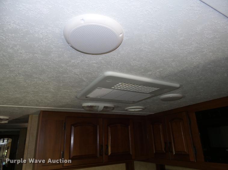 image for item AL9056 2013 Lacrosse Luxury Lite 311 camper