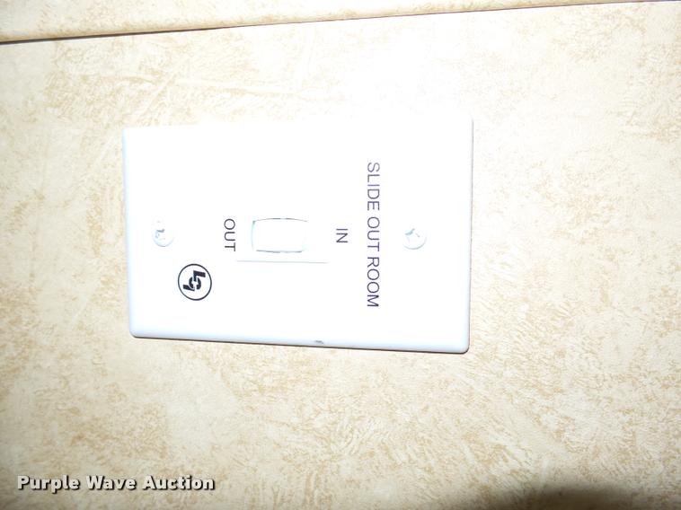 image for item AL9056 2013 Lacrosse Luxury Lite 311 camper