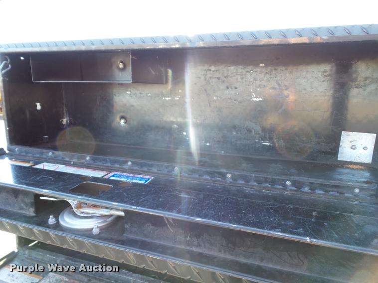 image for item AX9053 2012 Ford F350 Super Duty Crew Cab flatbed pickup truck