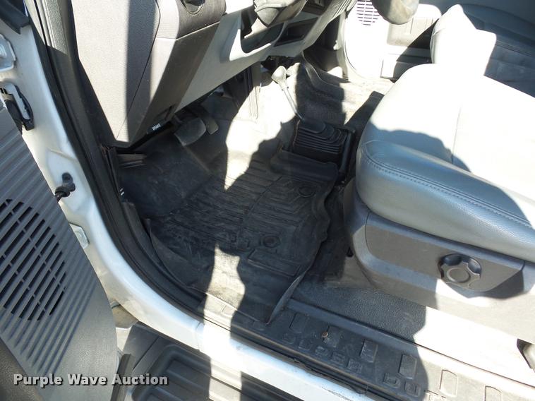 image for item AX9053 2012 Ford F350 Super Duty Crew Cab flatbed pickup truck